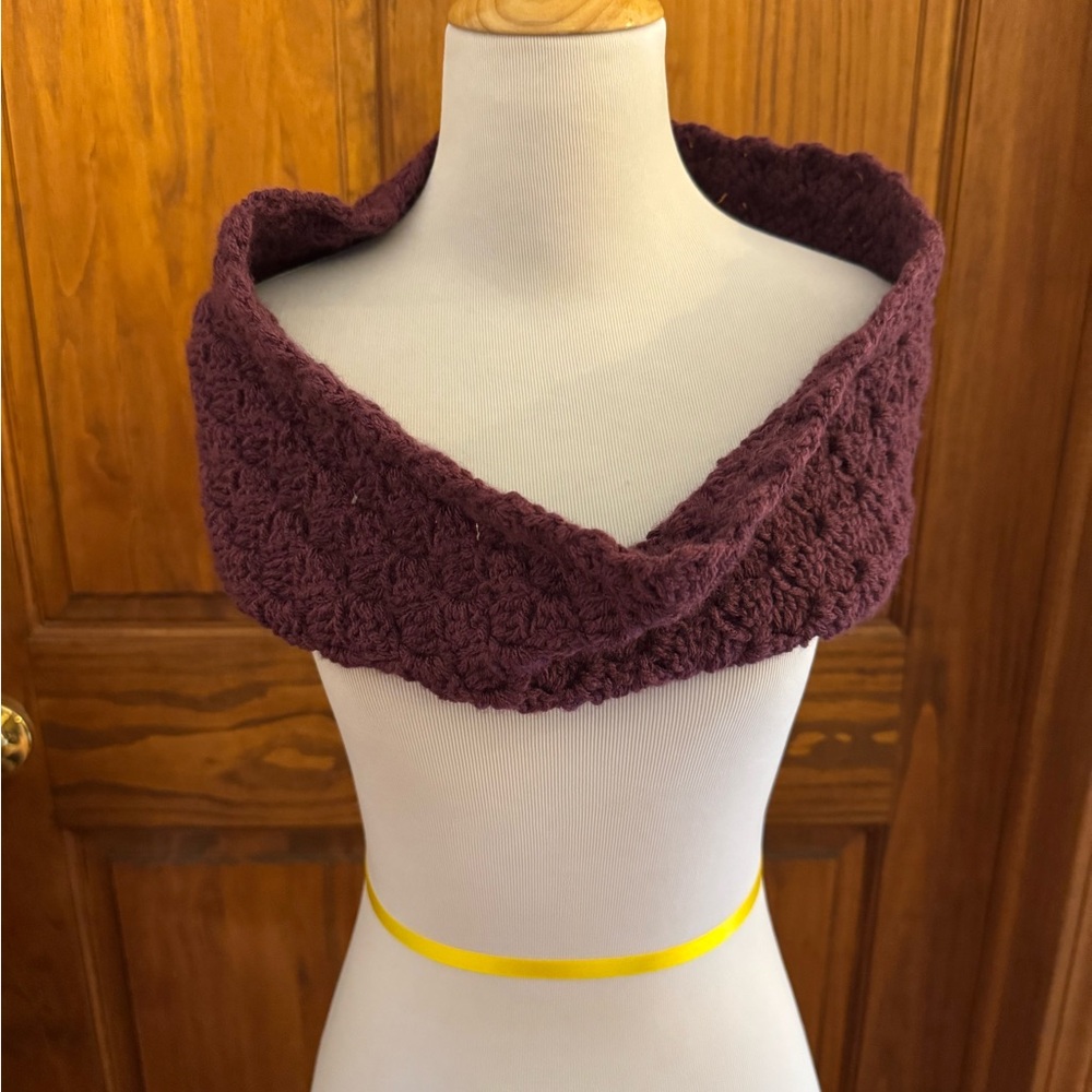 Beautiful Maroon Crochet Infinity Scarf handmade winter scarf warm cozy. New